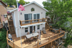 VIEWS! Lakefront Family Home - Swim Dock - 3 Decks